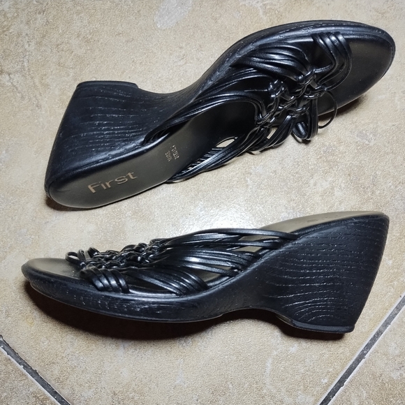 First Made In Italy Black Strappy Wedge Sandals Size 37 EUR - Picture 4 of 9